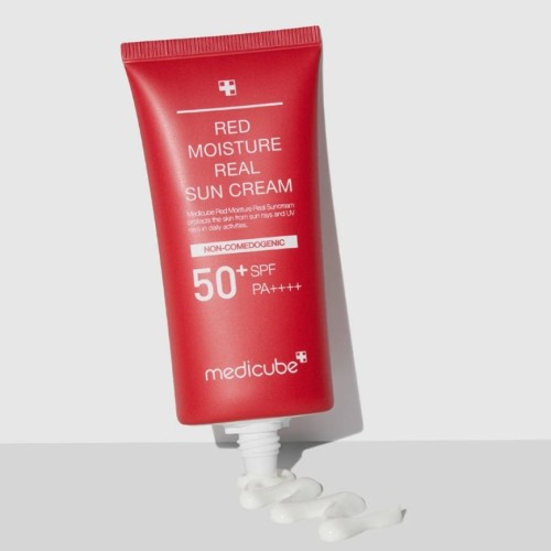 MEDICUBE-RED-MOISTURE-REAL-SUN-CREAM-SPF-50-PA-Krem-Przeciwsloneczny-Kod-producenta-8809517413165.jpeg